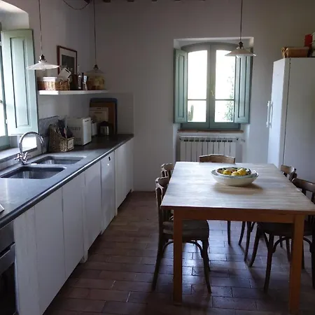 Ferienhaus Mit Privatpool Fuer 12 Personen In Preggio, Trasimenischer See 펜션